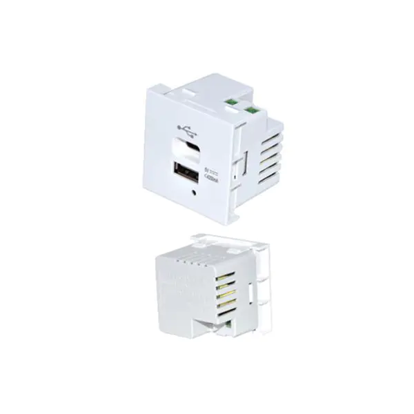 Twa tèminal koneksyon TypeA + C Usb Charger Socket Modil